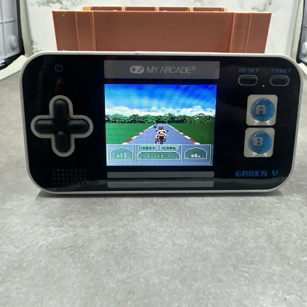 My Arcade - Gamer v Classic 220 Games in 1 hand held console